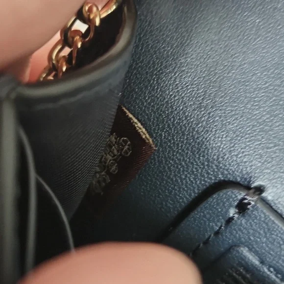 Beautiful NWOT Coach FloralSignature Leather Wallet With Chain 💜🤎🎁